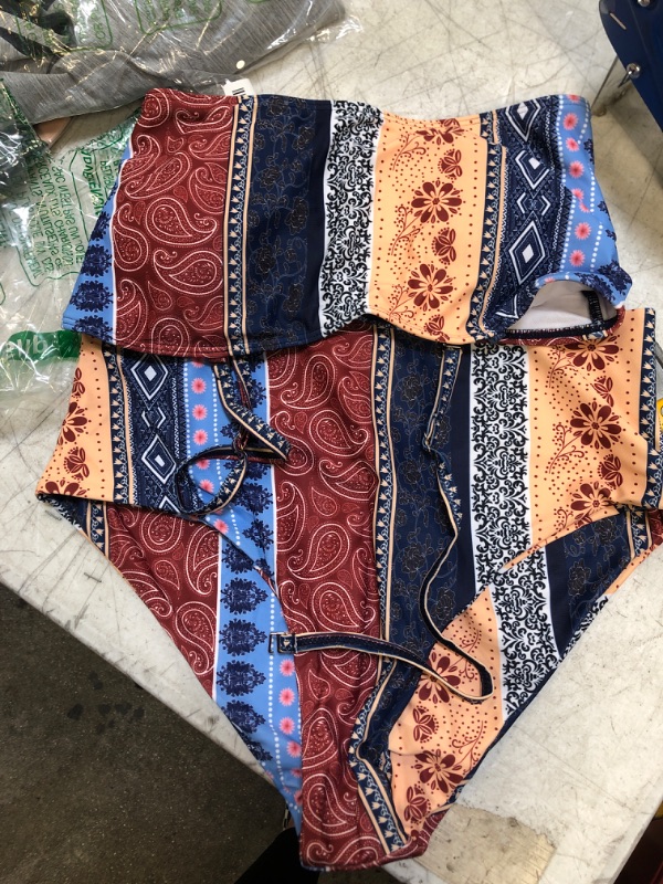 Photo 1 of 2 PIECE WOMEN'S SWIMSUIT  MEDIUM 