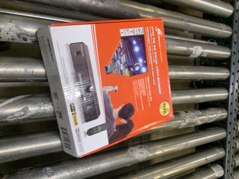 Photo 1 of Mediasonic HomeWorx Atsc Digital Converter Box with TV Recording Hw-150pvr --- Box Packaging Damaged, Item is New
