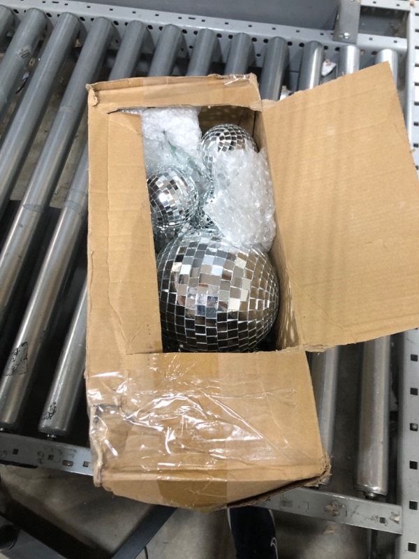 Photo 2 of 100 Pcs Mirror Disco Balls Decorations Different Sizes Bulk Silver Disco Balls Ornaments Hanging Disco Balls for Christmas Tree Dance Music 50s 60s 70s Disco Themed Party Decor (1,2,3,6)