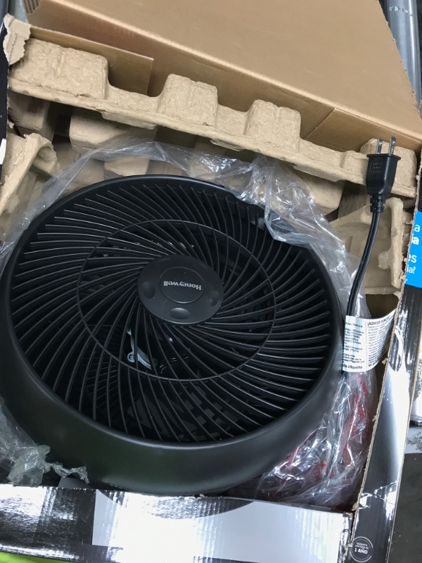 Photo 2 of 12 in. 3 Speed Whole Room Circulator Floor Fan