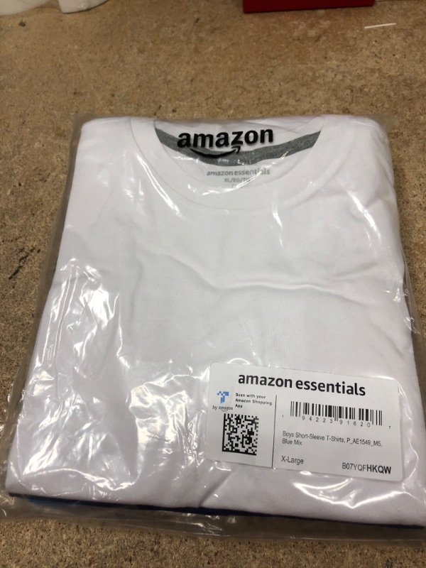 Photo 2 of Amazon Essentials Boys' Short-Sleeve T-Shirts- xl 