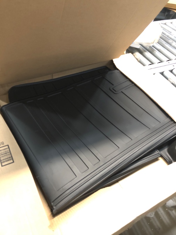 Photo 1 of 1 FLOORMAT PLASTIC BLACK FOR THE BACK FULL 4 