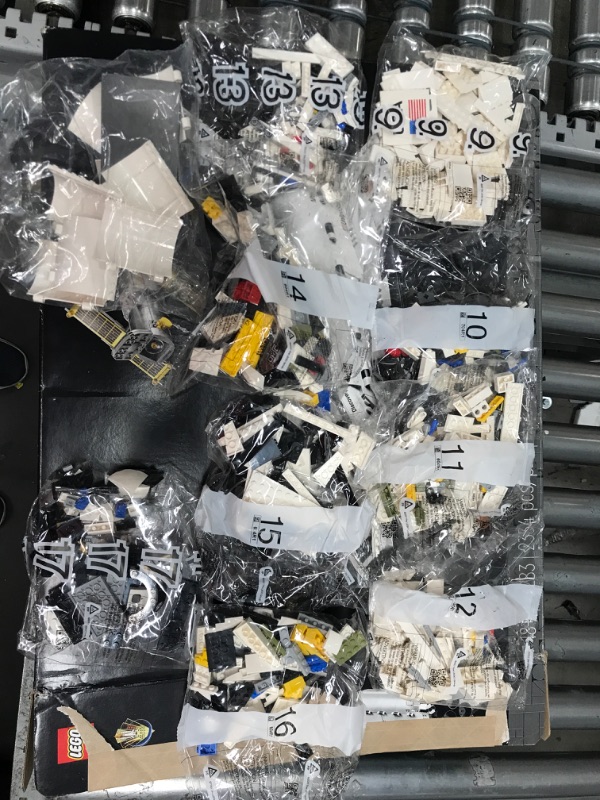 Photo 7 of *READ NOTES*LEGO Icons NASA Space Shuttle Discovery 10283 Building Set for Adults (2354 Pieces) Standard Packaging