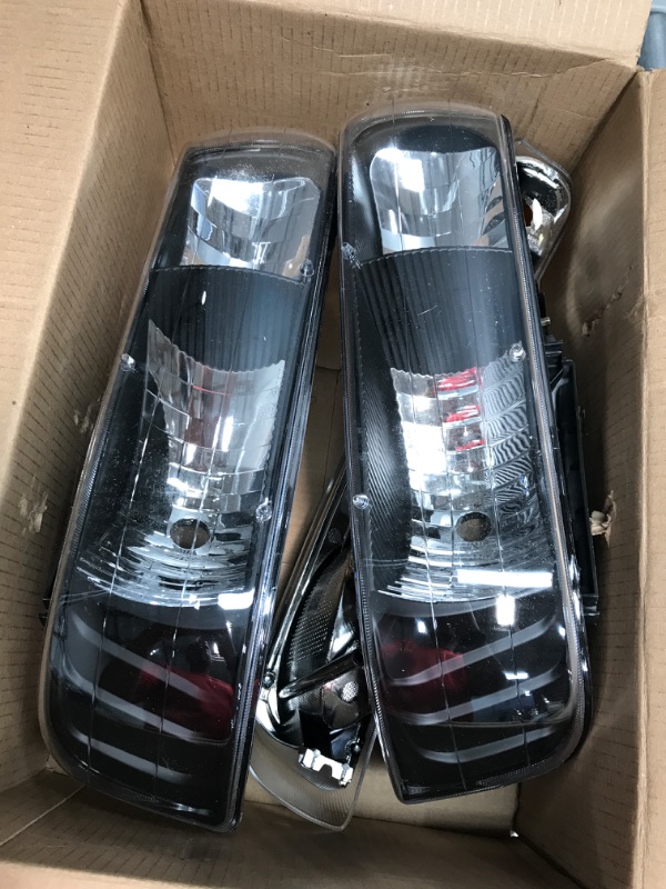 Photo 1 of **MISSING PARTS** AUTOSAVER88 Headlight Assembly Compatible with 1999-2002 Chevy Silverado 1500 2500/2001-2002 Chevy Silverado 1500HD 2500HD 3500/2000-2006 Tahoe Suburban 1500 2500 Headlamp with Bumper Lights B Black Housing Amber Reflector