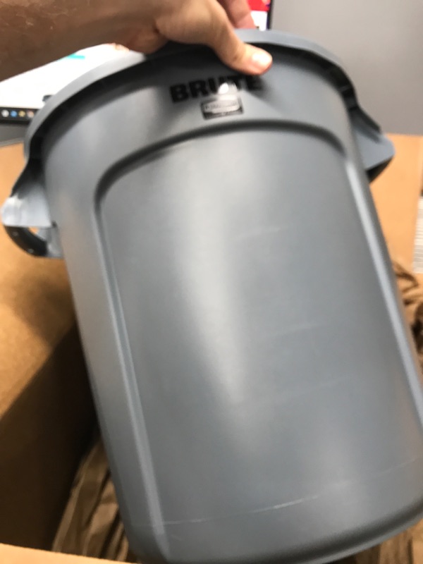 Photo 2 of **MISSING LID**   Rubbermaid Commercial BRUTE Container with Venting Channels and Lid, Gray , 10 Gallon, (FG261000GRAY & FG260900GRAY ) Container w/ Lid 10G Gray