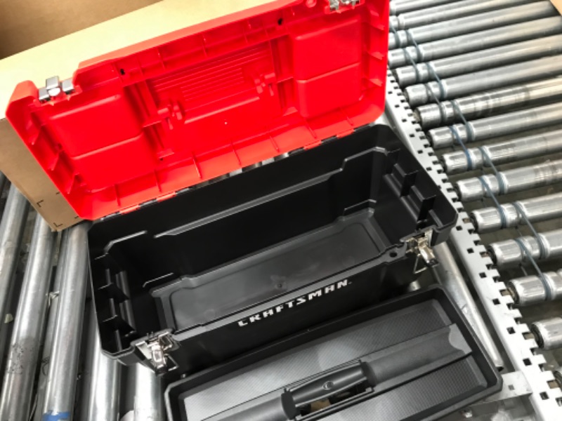 Photo 3 of 20IN PLASTIC TOOLBOX