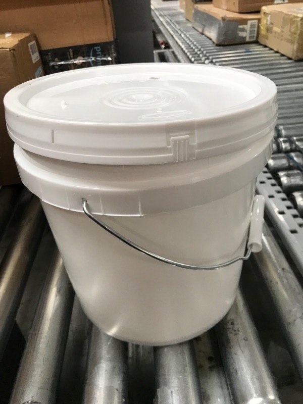 Photo 3 of 2 Gallon Fermenting Bucket