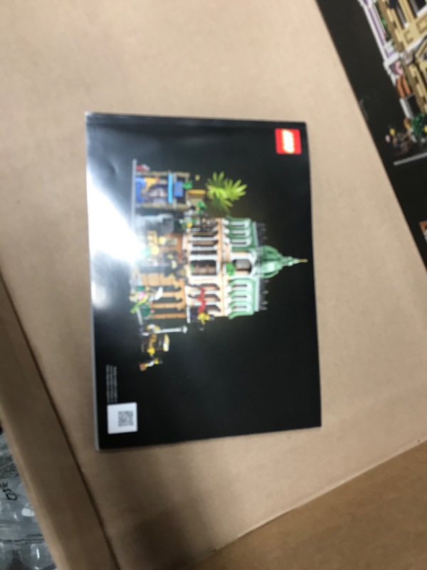 Photo 2 of ***SEE PICTURE***
LEGO Icons Boutique Hotel 10297 Building Set for Adults (3066 Pieces) Frustration-Free Packaging