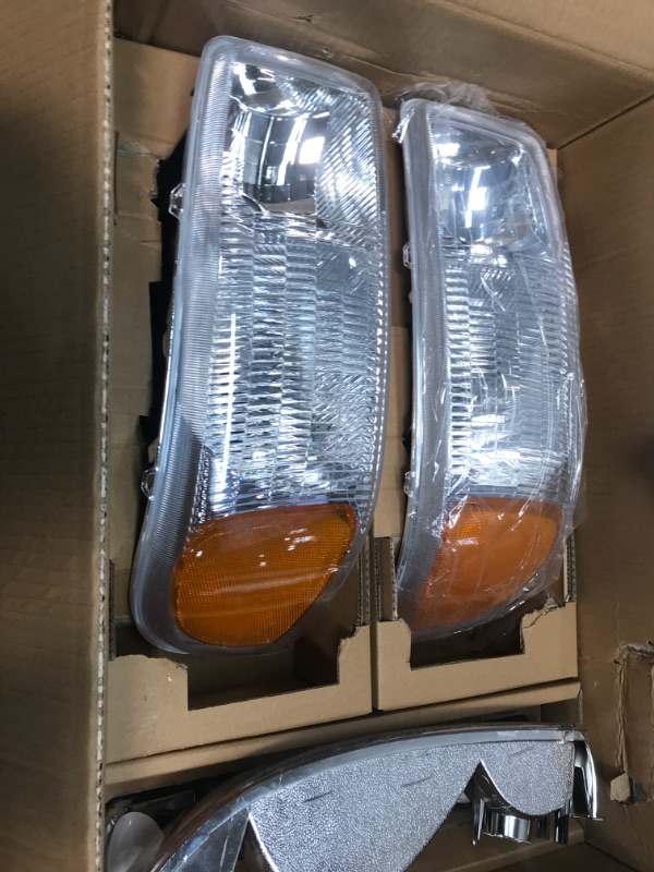 Photo 2 of DNA MOTORING HL-OEM-SIE99-4P-CH-AM Chrome Amber Headlights Compatible with 99-07 Sierra Yukon Chrome / Amber