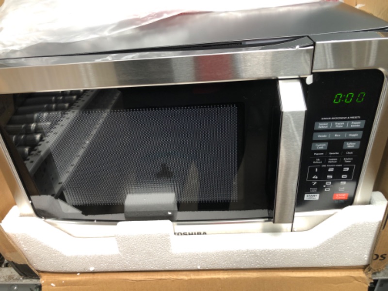 Photo 5 of **PARTS ONLY**
TOSHIBA EM131A5C-SS Countertop Microwave Oven, 1.2 Cu Ft with 12.4" Turntable, Smart Humidity Sensor