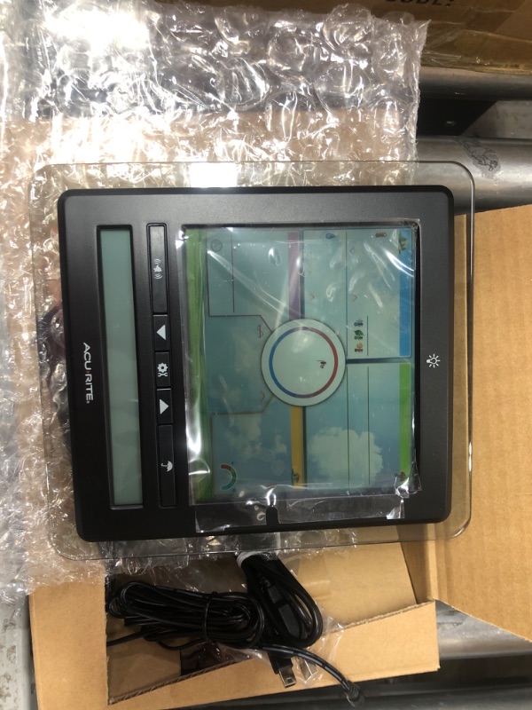 Photo 1 of AcuRite Iris (5-in-1) Indoor/Outdoor Wireless Weather Station for Indoor and Outdoor Temperature and Humidity, Wind Speed and Direction, and Rainfall with Digital Display (01512M)