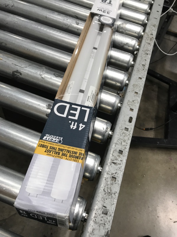 Photo 1 of Feit Electric 3009118 48 in. 32 Watt Equivalence T8 G13 Linear LED Bulb Cool White - Pack of 2