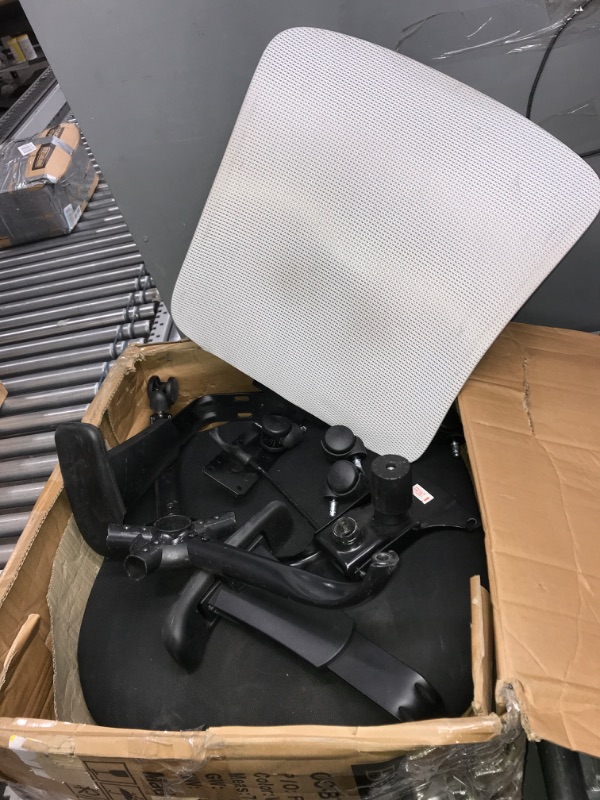 Photo 1 of white and black office chair 