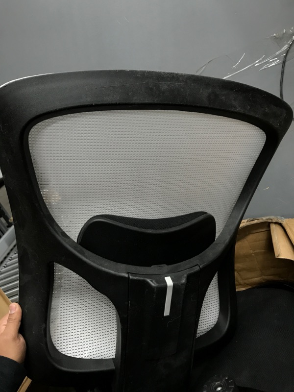 Photo 5 of white and black office chair 