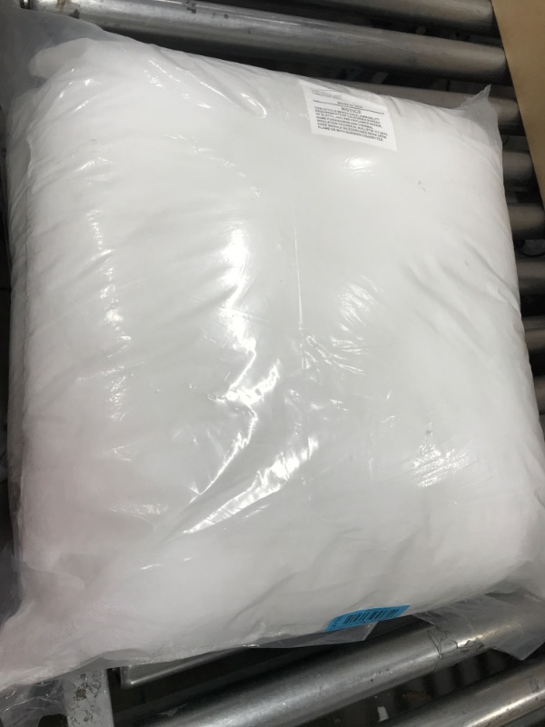 Photo 1 of 18" x 18" white pillows- 2pk 