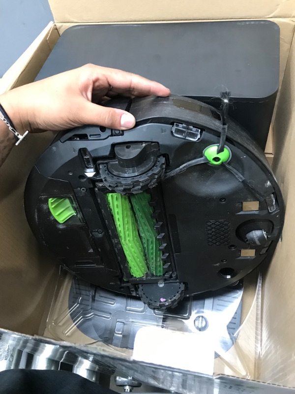 Photo 8 of (PARTS ONLY)iRobot® Roomba Combo™ j7+ Self-Emptying Robot Vacuum & Mop - Automatically vacuums and mops without needing to avoid carpets, Identifies & Avoids Obstacles, Smart Mapping, Alexa, Ideal for Pets