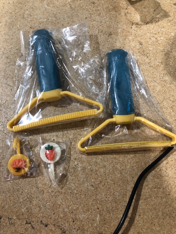 Photo 1 of uproot clean pro pet hair remover with magnets 