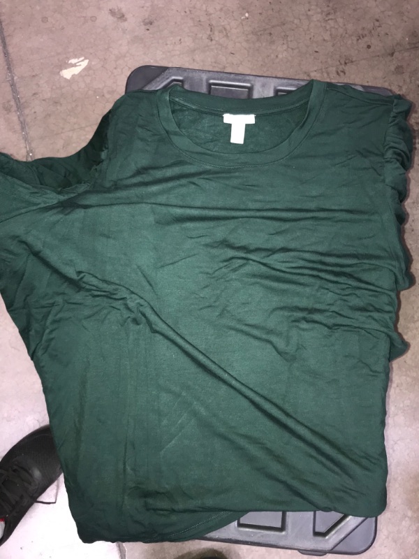 Photo 1 of Green Amazon basic women short sleeve shit XXL 