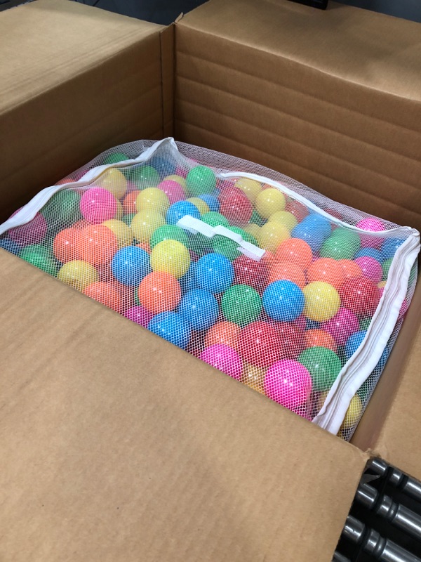 Photo 2 of Amazon Basics BPA Free Crush-Proof Plastic Ball Pit Balls with Storage Bag, Toddlers Kids 12+ Months, 6 Bright Colors - Pack of 1000 6 Bright Colors 1,000 Balls