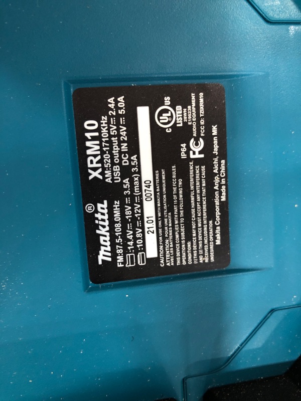 Photo 4 of ***Missing part of the power cord, unable to test.***
18V LXT/12V max CXT Lithium-Ion Cordless Bluetooth Job Site Charger/Radio, Tool Only