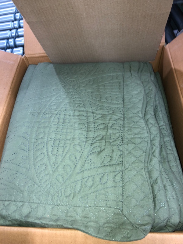 Photo 2 of *MISSING ITEMS HOMBYS Oversized King Bedspreads 120x132, 3 Pieces Alaskan King Quilt Set, Lightweight, Soft & Extra Oversized Coverlet Bedding Set, Olive Green Patchwork 120" x 132" Olive Green