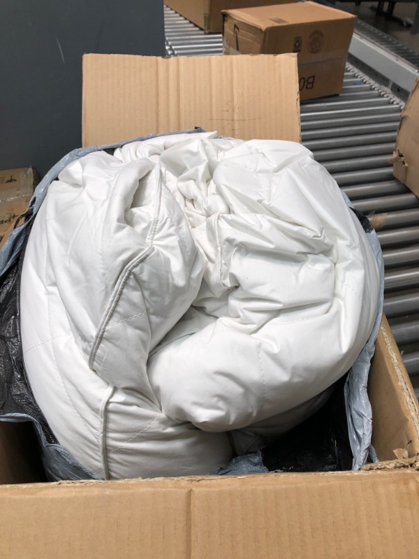 Photo 1 of 2 Pack White Goose Feather Bed Pillow - Soft 600 Thread Count 100%Cotton, Medium Firm,Soft Support Surround Fill Polyester King Size,White Solid King (Pack of 2) White