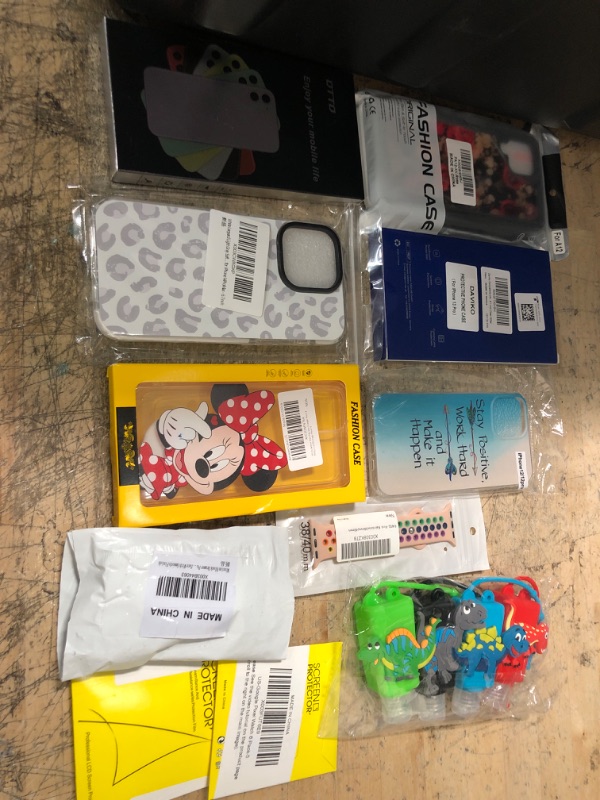 Photo 1 of miscellaneous bundle of assorted phone cases and other electrical goods