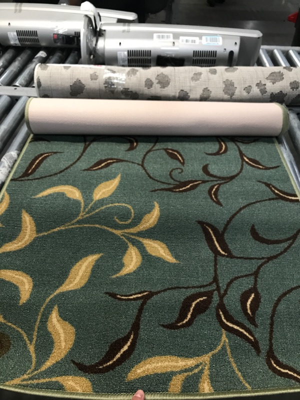 Photo 1 of 2'8X10FT AREA RUG RUNNER GREEN LEAFY DESIGN