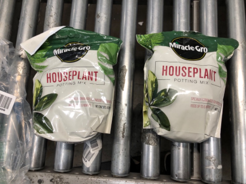 Photo 2 of **2-PACK Miracle-Gro Houseplant Potting Mix: Fertilized, Perlite Soil for Indoor Gardening, Designed to Be Less Prone to Gnats, 4 qt. 2 Pack Houseplant Potting Mix
