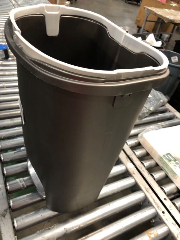 Photo 3 of **missing lid**
Rubbermaid Classic 13 Gallon Premium Step-On Trash Can 