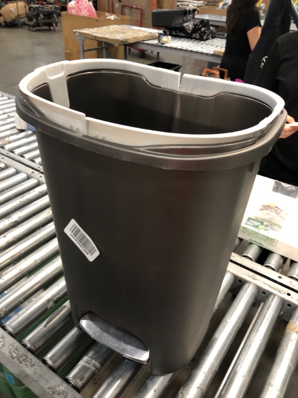 Photo 2 of **missing lid**
Rubbermaid Classic 13 Gallon Premium Step-On Trash Can 
