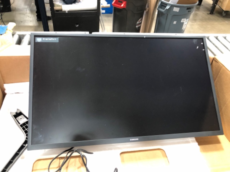 Photo 5 of SAMSUNG UJ59 Series 32-Inch 4K UHD (3840x2160) Computer Monitor, HDMI, Display Port, Eye Saver/Flicker Free Mode, FreeSync (LU32J590UQNXZA)
