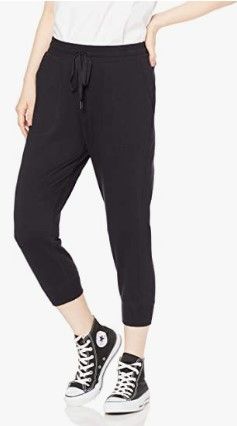 Photo 1 of Amazon Essentials Women's Relaxed-Fit Studio Terry Capri Jogger Pant - EXTRA LARGE
