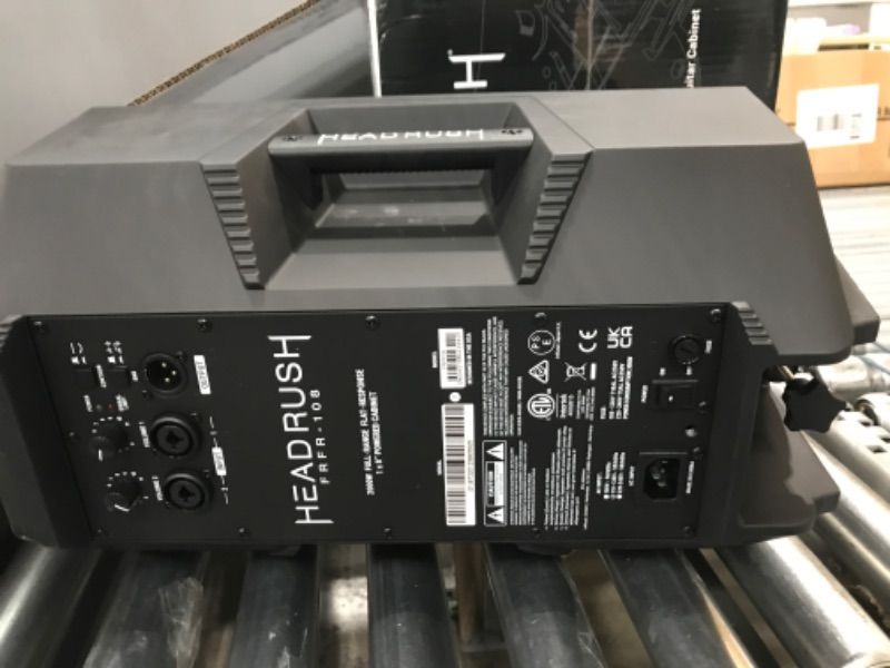 Photo 2 of HEADRUSH FRFR-108 | 2000W FULL-RANGE FLAT-RESPONSE POWERED GUITAR CABINET
