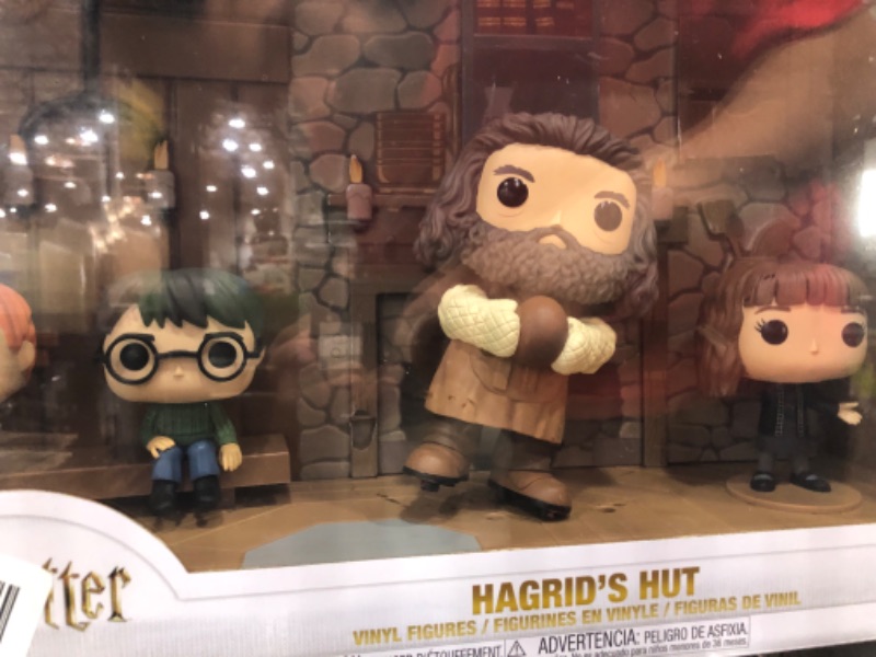 Photo 2 of ** HAGRID IS LOOSE**
Funko Pop! Moments Deluxe: Harry Potter - Hagrid's Hut, Ron, Harry, Hagrid, Hermione