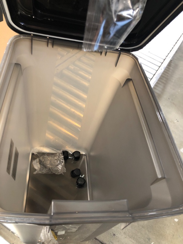 Photo 1 of **USED/MINOR DAMAGE***  IRIS USA 67 Quart Airtight Pet Food Container