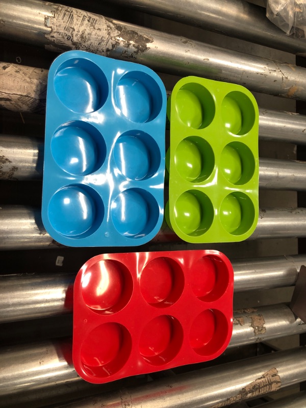 Photo 1 of 3 pc silicone muffin pans