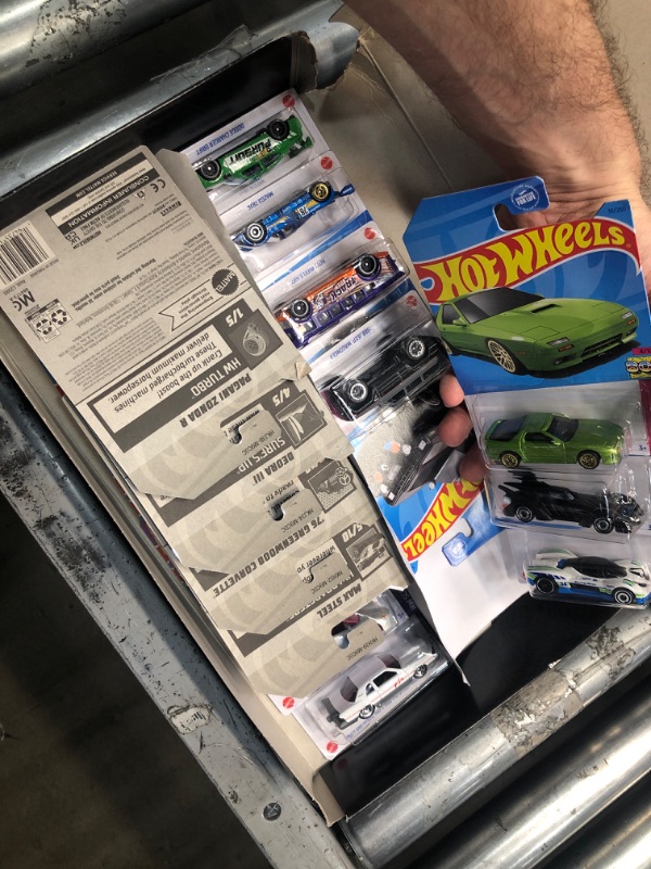 Photo 2 of **NEW/MISSING 1 CAR**   Hot Wheels Black Box 1:64 Scale Toy Car Set Mix C, Chance for Treasure Hunt or Super Treasure Hunt Car, 16 First-Appearance Die-Cast Vehicles, Styles May Vary Box C