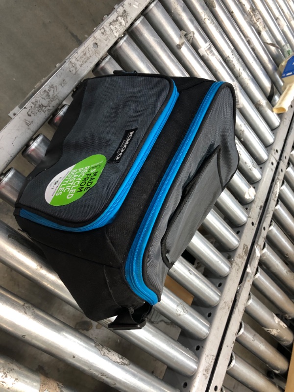 Photo 1 of **MINOR DIRT MARKS**
Igloo 16-Can Softsided Insulated Lunch Box Gripper Cooler Bags Jet Black
