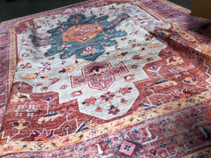 Photo 2 of **No info found**
Larg indoors area rug, size around W 9 x L 12