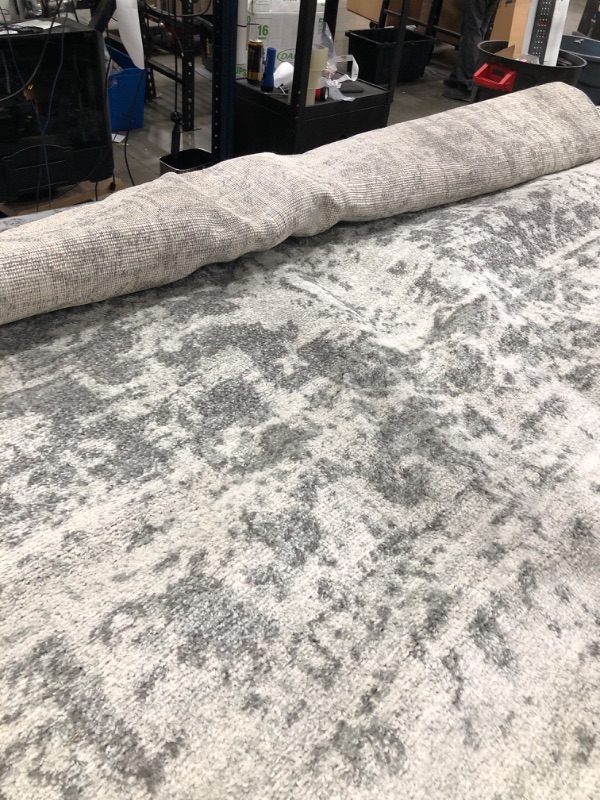 Photo 2 of 7x10' Grey Area Rug 