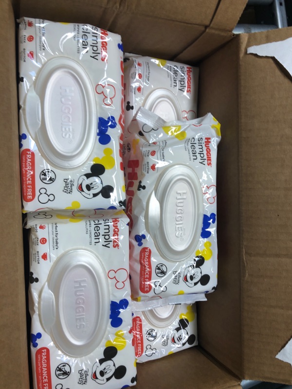 Photo 1 of Baby Wipes, Unscented, Huggies Simply Clean Fragrance-Free Baby Diaper Wipes, 11 Flip Lid Packs (704 Wipes Total)