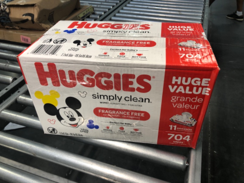 Photo 1 of Baby Wipes, Unscented, Huggies Simply Clean Fragrance-Free Baby Diaper Wipes, 11 Flip Lid Packs (704 Wipes Total)