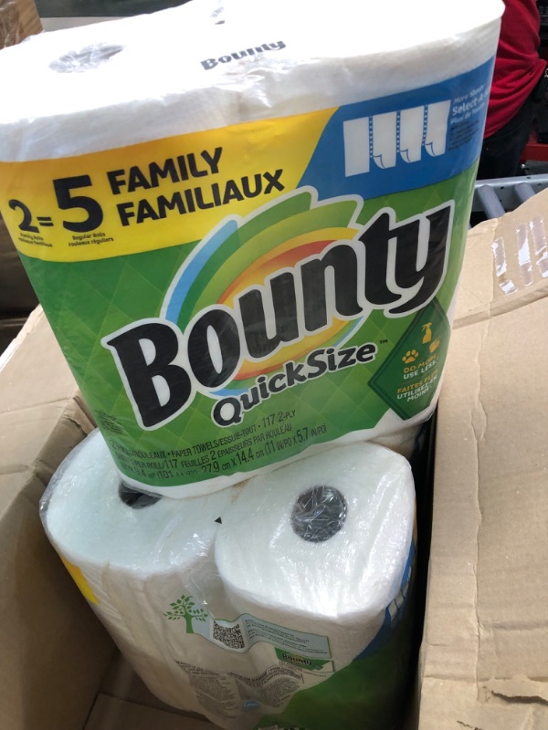 Photo 4 of Bounty Quick Size Paper Towels, White, 8 Family Rolls = 20 Regular Rolls