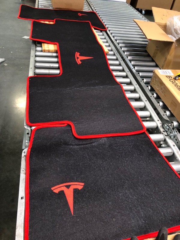 Photo 3 of 
Fit for Tesla Model 3 Car Floor Mats Black Carpet Waterproof Non-Slip?Edge Red Black Add Red