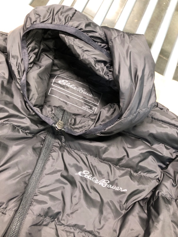 Photo 1 of Eddie Bauer Men's CirrusLite Hooded Down Jacket - Large 