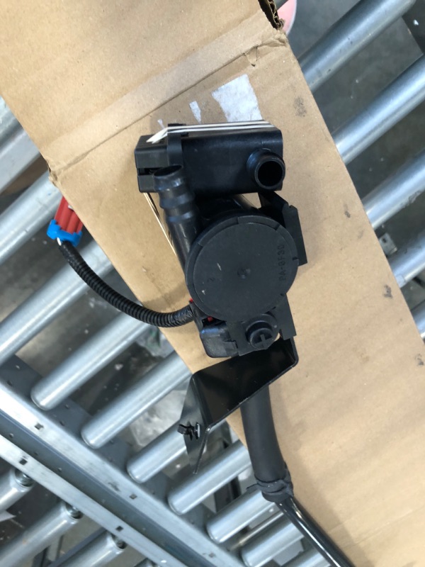 Photo 1 of GM Genuine Parts 19352776 Vapor Canister Vent Valve Solenoid Kit with Filter and Harness