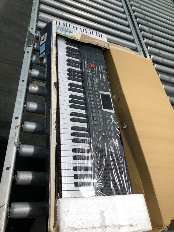 Photo 1 of biikoosii 61 key piano keyboard,keyboard piano for beginners keyboard piano with built-in dual speakers and microphone portable digital electric piano black