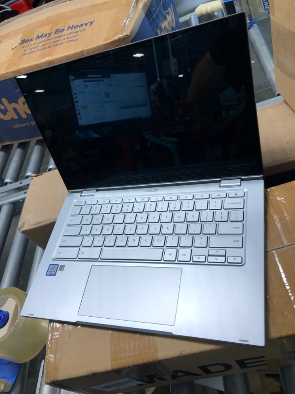 Photo 2 of ASUS Chromebook Flip C433 2 in 1 Laptop, 14" Touchscreen FHD NanoEdge Display, Intel Core m3-8100Y Processor, 8GB RAM, 64GB eMMC Storage, Backlit Keyboard, Silver, Chrome OS, C433TA-AS384T
unable to test, SELL FOR PART ONLY