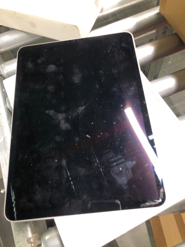 Photo 2 of Apple iPad Pro 11-inch (4th Generation): with M2 chip, Liquid Retina Display, 256GB, Wi-Fi 6E, 12MP front/12MP and 10MP Back Cameras, Face ID, All-Day Battery Life – Silver WiFi 256 GB Silver
NEED C TYPE CHARGER ON BOTH ENDS
SELLING FOR PARTS